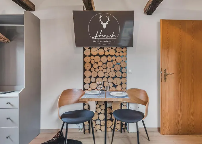 Hirsch Stadt 5 - Parkplatz - Zentral *